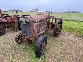 Tractor McCORMICK