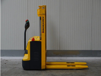 Apilador Jungheinrich EJC110 - NEU BATTERIE: foto 3 Apilador Jungheinrich EJC110 - NEU BATTERIE: foto 3