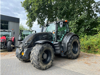 Tractor VALTRA T174