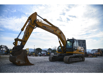 Excavadora de cadenas CASE