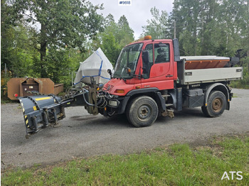Máquina quitanieve UNIMOG