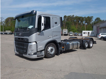 Camión portavehículos VOLVO FM 460
