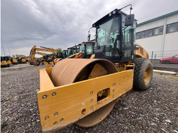 Compactador CATERPILLAR CS64B