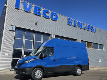 Furgoneta de pasajeros IVECO Daily 35c18