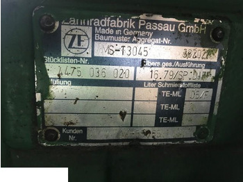 Eje y piezas para Maquinaria agrícola John Deere 3415 - Obudowa Mostu: foto 2