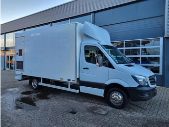 Camión tienda MERCEDES-BENZ Sprinter 513