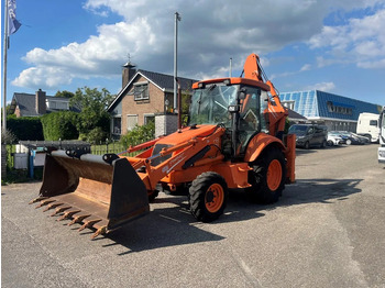 Retroexcavadora NEW HOLLAND