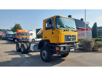 Camión chasis MAN 26.372 MANUAL ZF GEARBOX STEEL SUSPENSION 6X4: foto 3