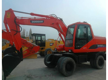 Excavadora de ruedas DOOSAN
