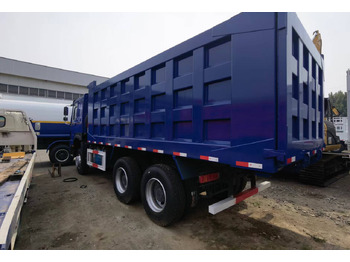 Camión volquete Sinotruk HOWO 371 6*4 Dump truck: foto 5