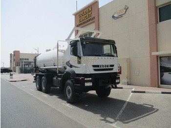 Camión cisterna IVECO Trakker