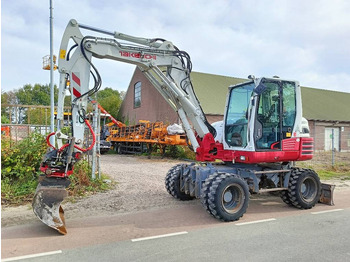 Excavadora de ruedas TAKEUCHI