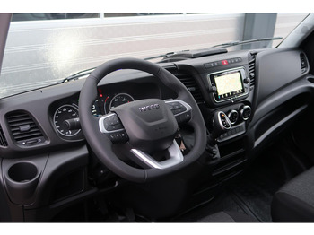 Foto del interior 1: Furgón Iveco Daily 35S18HV 3.0 L2H2 BPM VRIJ/ AUT/ 2X SCHUIFDEUR/ CAMERA/ LED/ CRUISE/ CLIMA/ NAVI/ Foto del interior 1: Furgón Iveco Daily 35S18HV 3.0 L2H2 BPM VRIJ/ AUT/ 2X SCHUIFDEUR/ CAMERA/ LED/ CRUISE/ CLIMA/ NAVI/