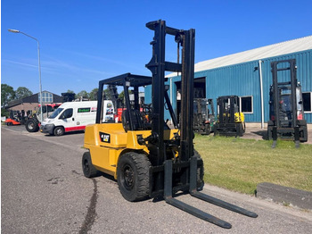 Carretilla elevadora diésel Caterpillar DP40K2: foto 2