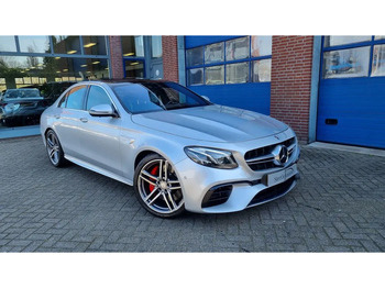 Berlina MERCEDES-BENZ