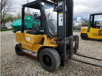 Carretilla elevadora diésel CATERPILLAR DP 30: foto 1