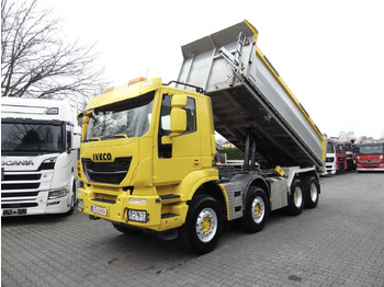 Camión volquete IVECO Trakker