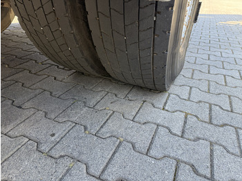 Arrendamiento de Volvo FM12 420 4X4 Kran MKG 300 bis 24 Meter Volvo FM12 420 4X4 Kran MKG 300 bis 24 Meter: foto 4