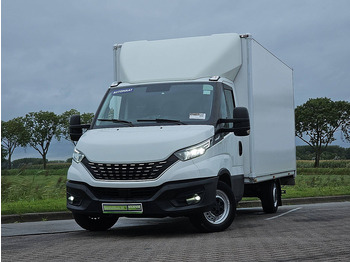 Furgoneta caja cerrada IVECO Daily 35s18