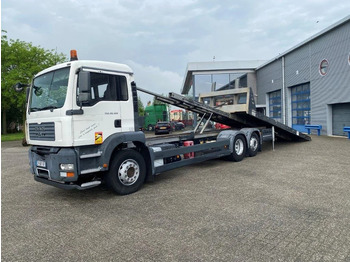 Arrendamiento de MAN TGA26.320 / SLIDING PLATEAU / WINCH / LIFT AXLE / MACHINE CARRIER / MANUAL / EURO-4 / 2007 MAN TGA26.320 / SLIDING PLATEAU / WINCH / LIFT AXLE / MACHINE CARRIER / MANUAL / EURO-4 / 2007: foto 1