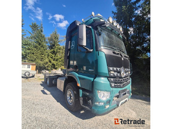 Camión chasis MERCEDES-BENZ Arocs