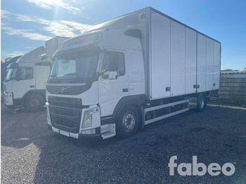 Camión caja cerrada VOLVO FM