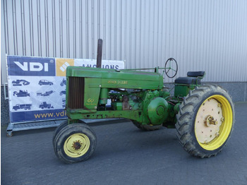 Tractor JOHN DEERE