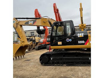 Excavadora CATERPILLAR 320D
