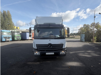 Camión lona MERCEDES-BENZ Atego 821
