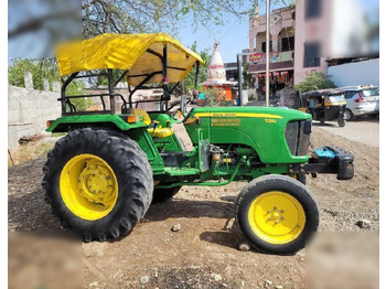 Tractor nuevo JOHN DEERE 5210: foto 3