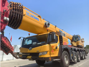 Grúa todo terreno XCMG XCA130