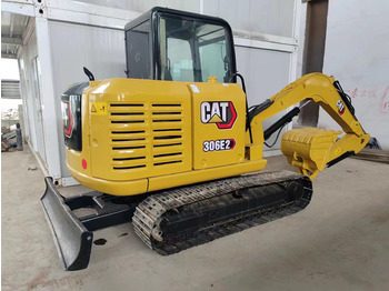 Miniexcavadora CATERPILLAR 306E2