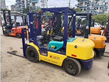 Carretilla elevadora diésel KOMATSU FD30: foto 2