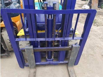 Carretilla elevadora diésel KOMATSU FD30: foto 3