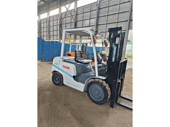 Carretilla elevadora diésel TCM