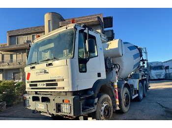 Camión bomba de hormigón IVECO Trakker