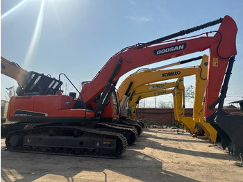 Excavadora de cadenas Doosan DX 300: foto 3