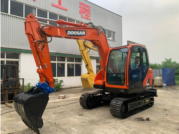 Miniexcavadora DOOSAN DX75