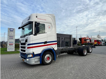 Camión chasis SCANIA S 450