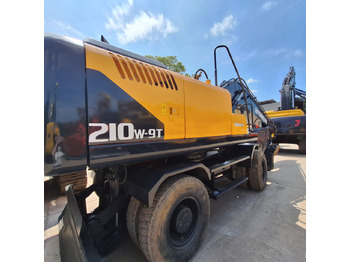 Excavadora de ruedas HYUNDAI