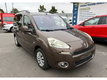 Coche familiar PEUGEOT