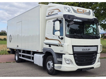 Camión caja cerrada DAF CF 330