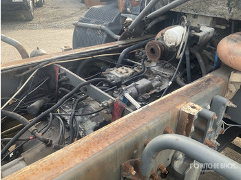 Camión chasis 1999 Volvo FM12 8x4 Twin-Steer Cab and Chassis: foto 5