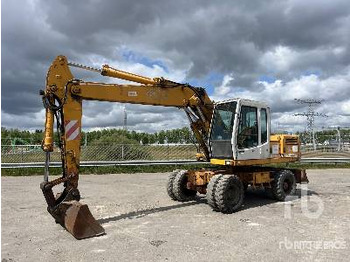 Excavadora de ruedas LIEBHERR A 902