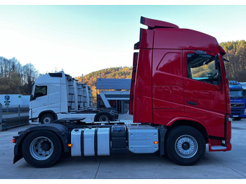 Cabeza tractora Volvo FH // Standard // 2018 // Duże zbiorniki // Klima postojowa // Radary // Idealny !: foto 4 Cabeza tractora Volvo FH // Standard // 2018 // Duże zbiorniki // Klima postojowa // Radary // Idealny !: foto 4