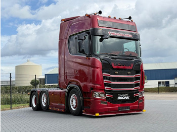Cabeza tractora SCANIA S 580