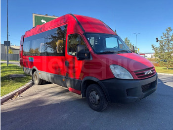 Minibús IVECO Daily
