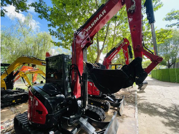 Miniexcavadora YANMAR