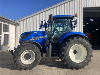 Tractor NEW HOLLAND T7.225