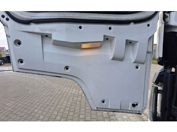 Puerta y piezas RENAULT T